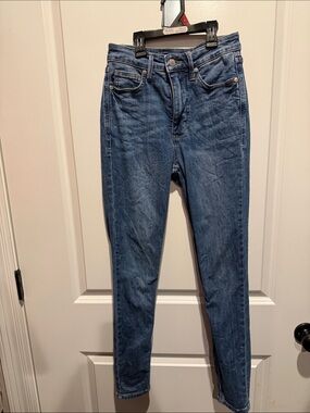 Judy Blue Medium Wash Skinny Jeans